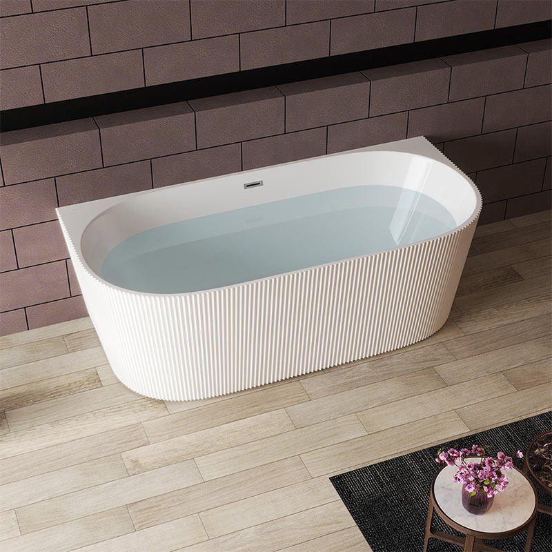 What is the difference between a spa pool and a bath tub?